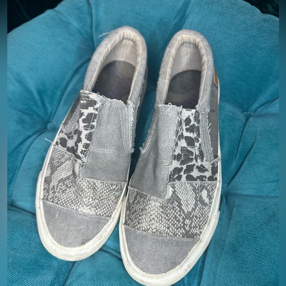 Blowfish Maddox slip on shoe